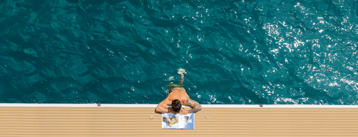 picture van man in water